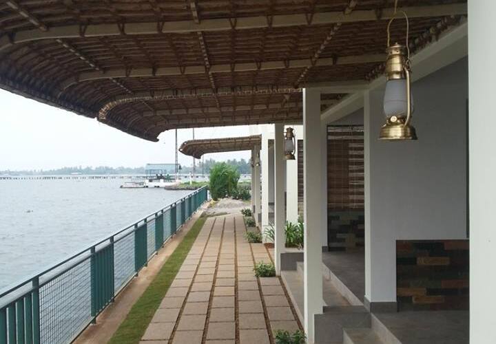Mira's PMC Lakeshore Resort, Alleppey 4